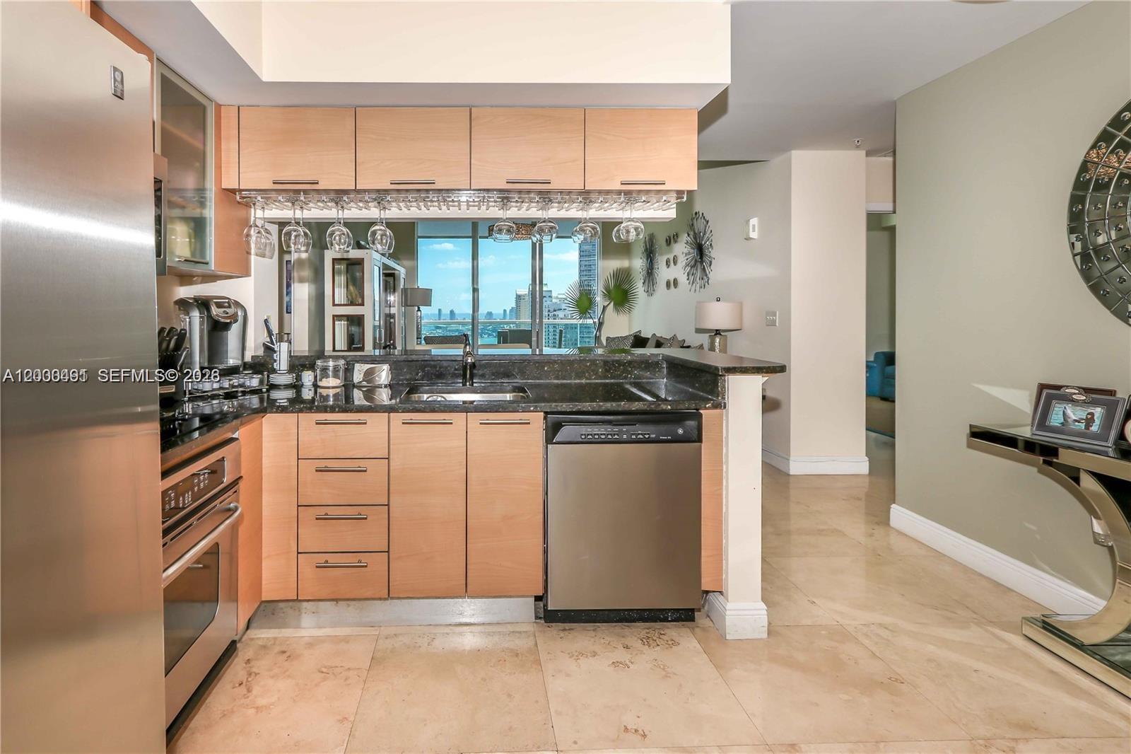 31 SE 5th St #4212, Miami FL 33131