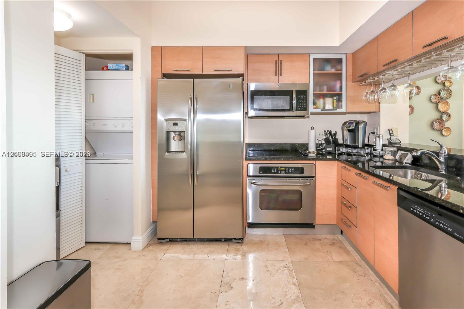 31 SE 5th St #4212, Miami FL 33131