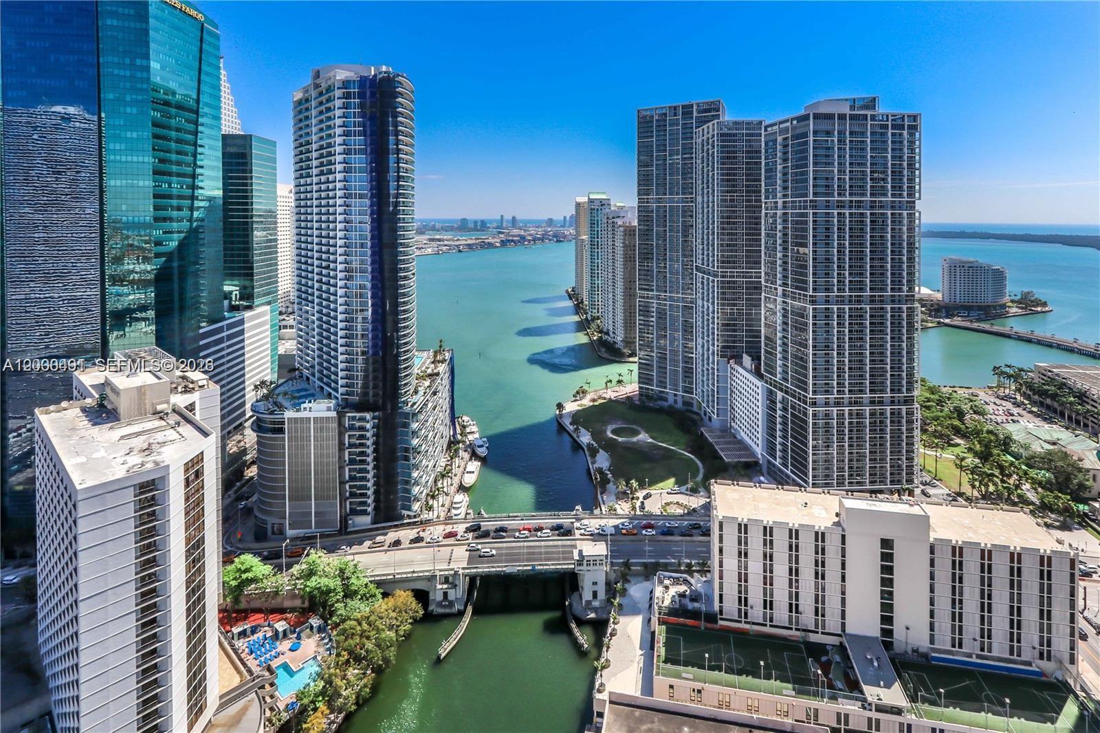31 SE 5th St #4212, Miami FL 33131