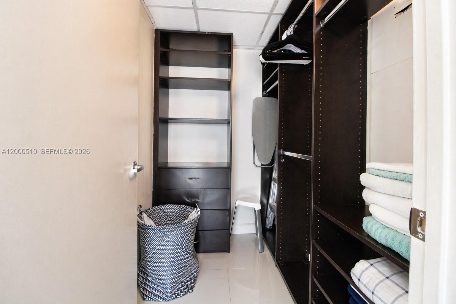 465 Brickell Ave #4604, Miami FL 33131