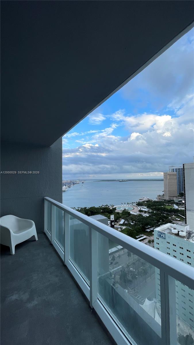 244 Biscayne Blvd #2907, Miami FL 33132