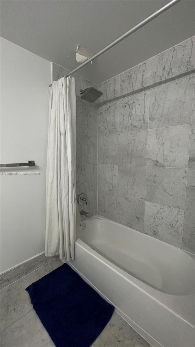244 Biscayne Blvd #2907, Miami FL 33132