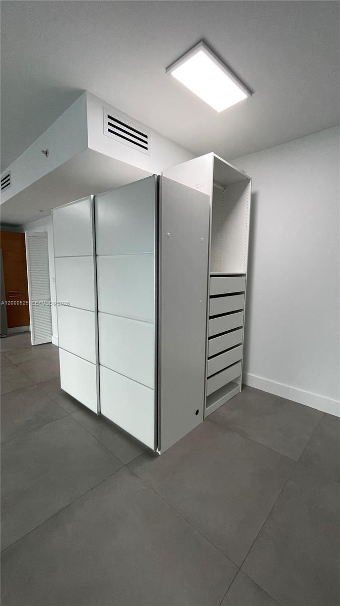 244 Biscayne Blvd #2907, Miami FL 33132