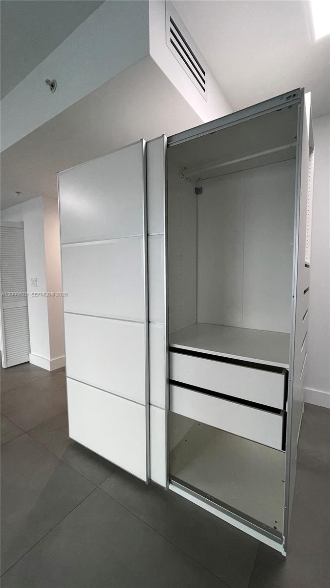 244 Biscayne Blvd #2907, Miami FL 33132