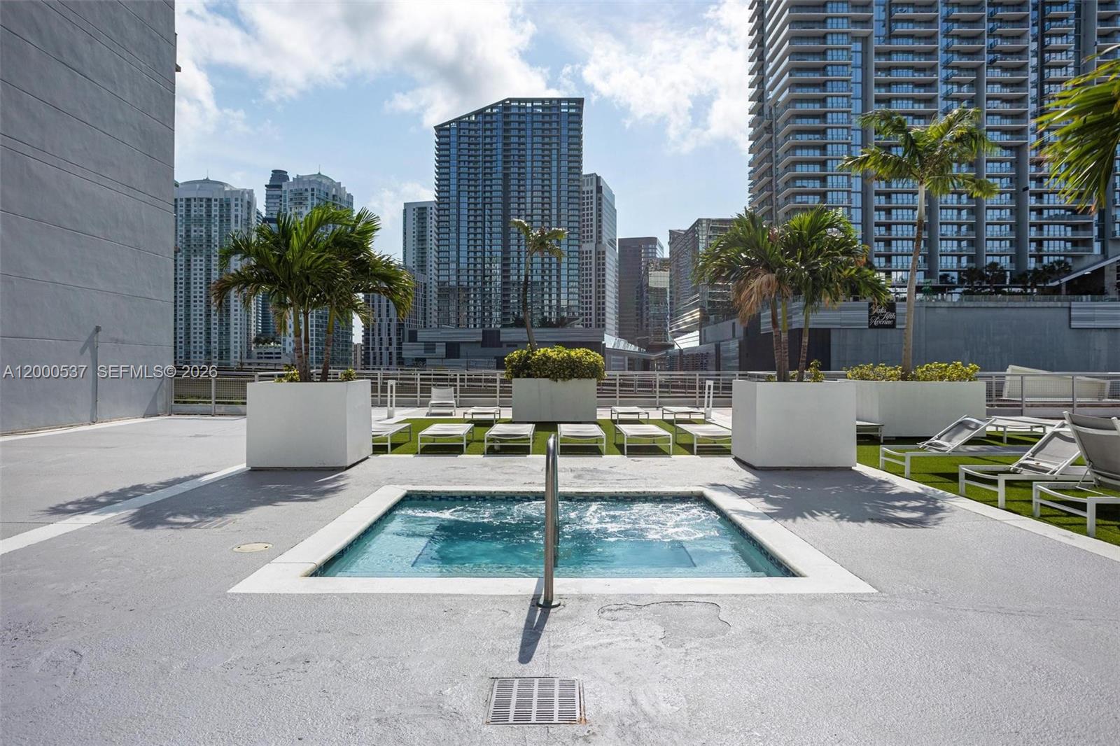 690 SW 1st Ct #PHI26, Miami FL 33130