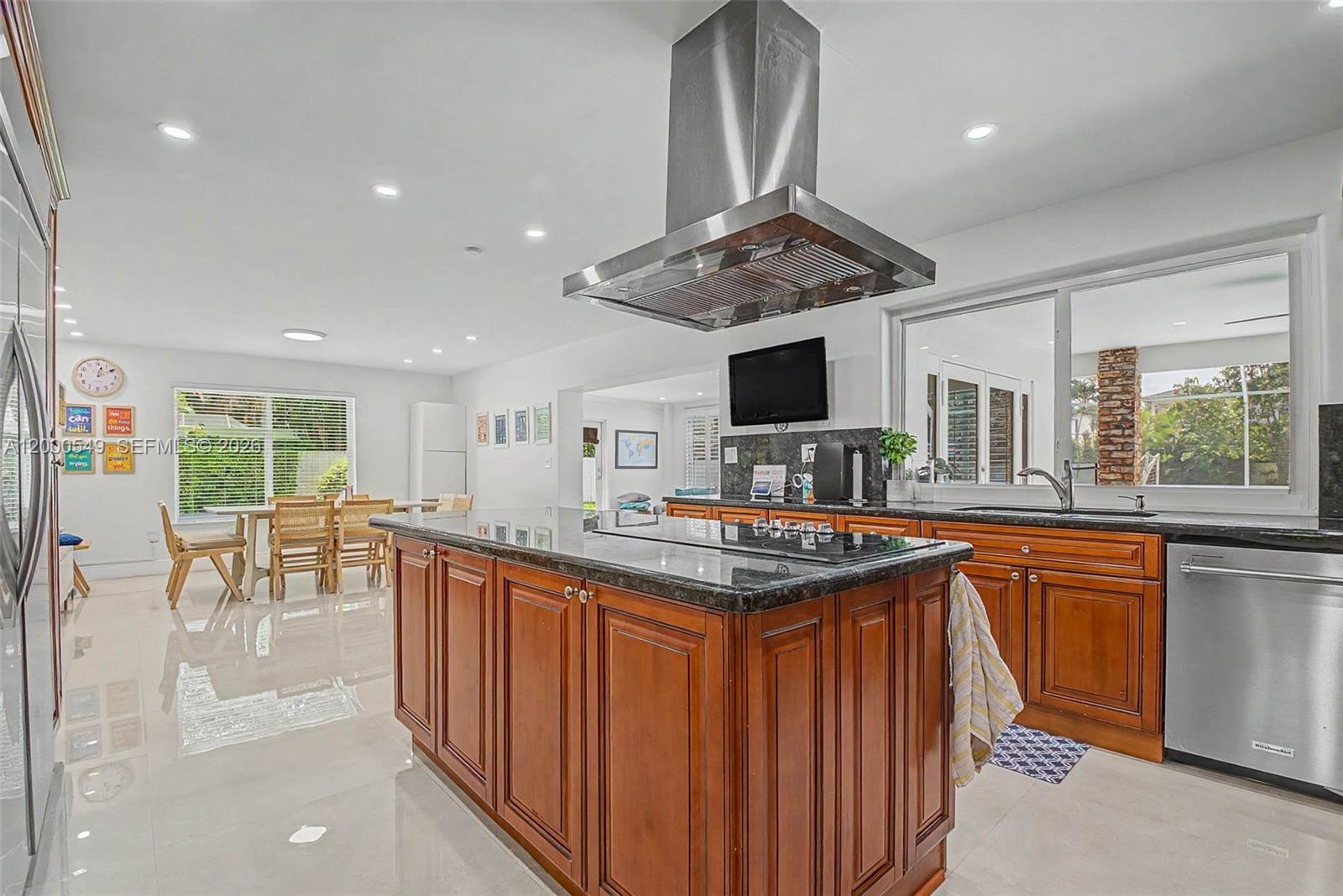 7230 SW 104th St, Pinecrest FL 33156