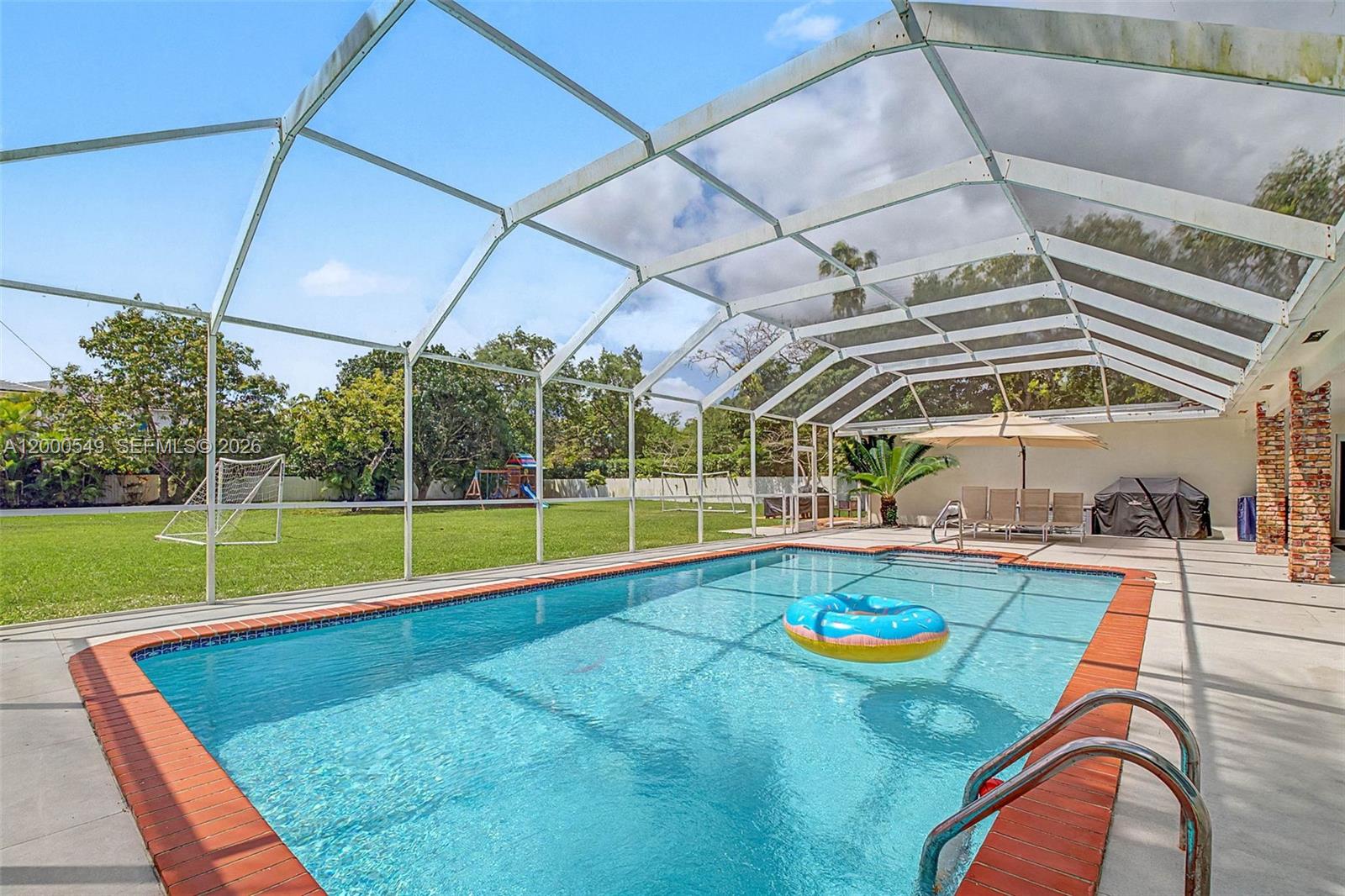 7230 SW 104th St, Pinecrest FL 33156