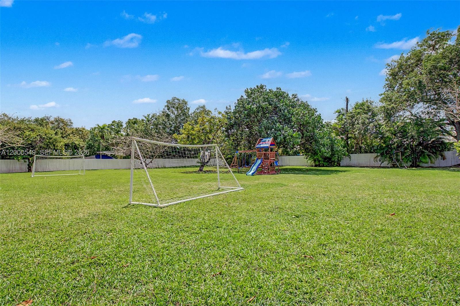7230 SW 104th St, Pinecrest FL 33156