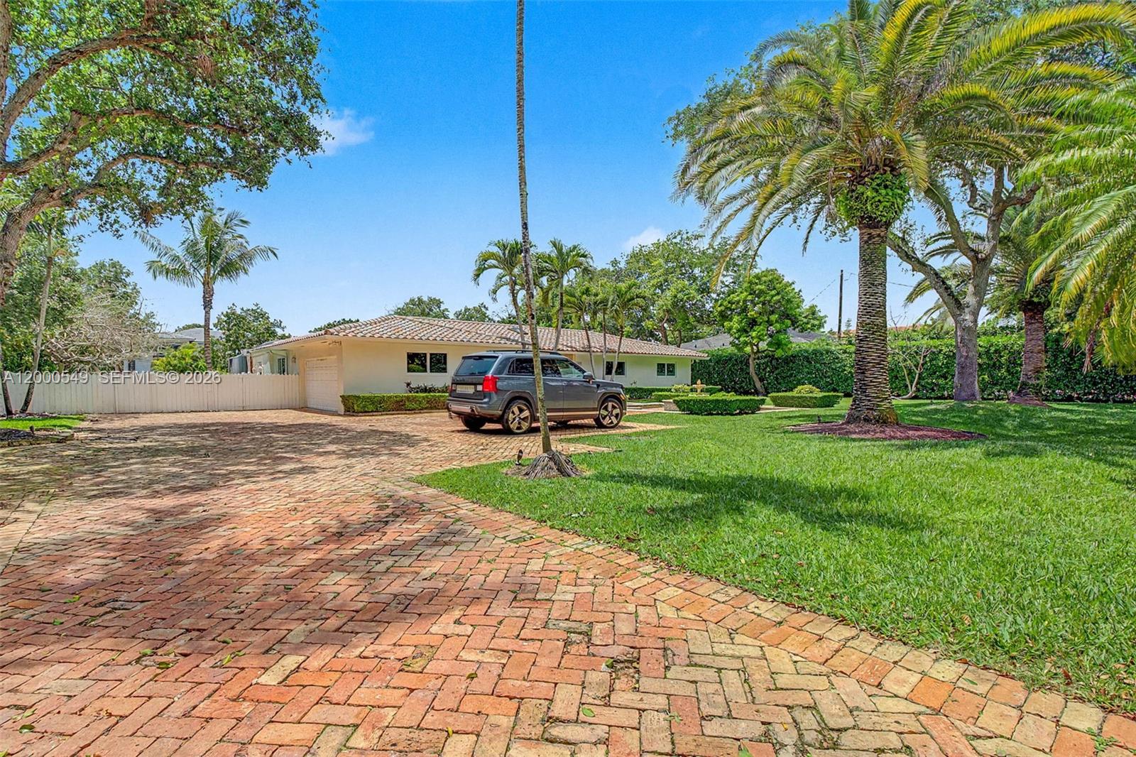 7230 SW 104th St, Pinecrest FL 33156