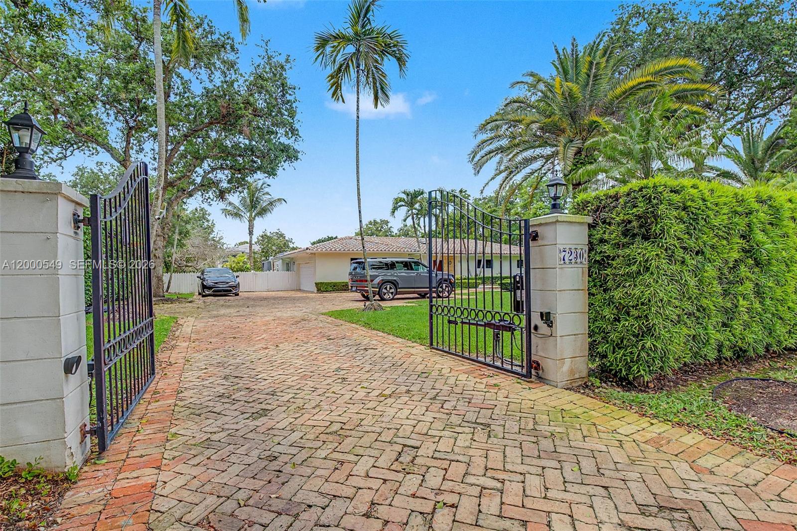 7230 SW 104th St, Pinecrest FL 33156