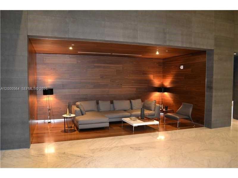 68 SE 6th St #2409, Miami FL 33131