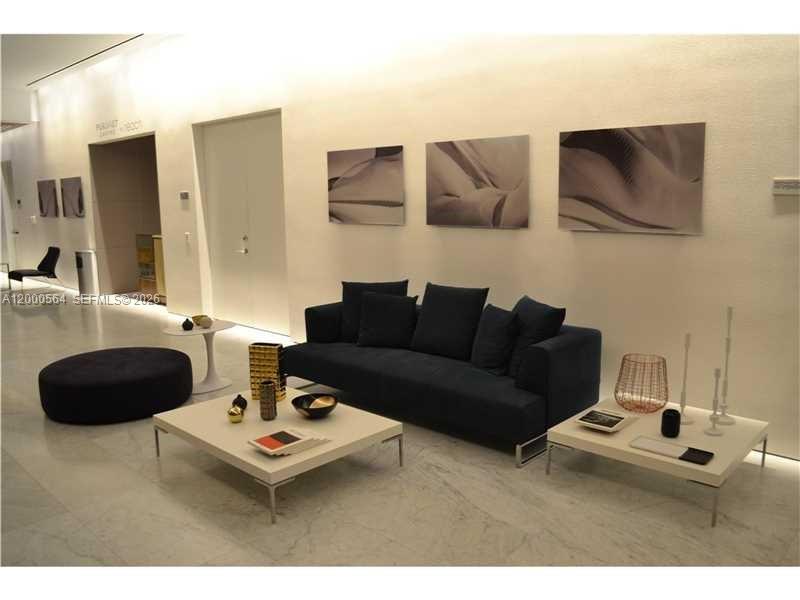 68 SE 6th St #2409, Miami FL 33131