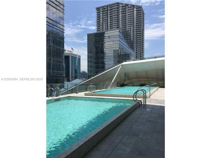 68 SE 6th St #2409, Miami FL 33131