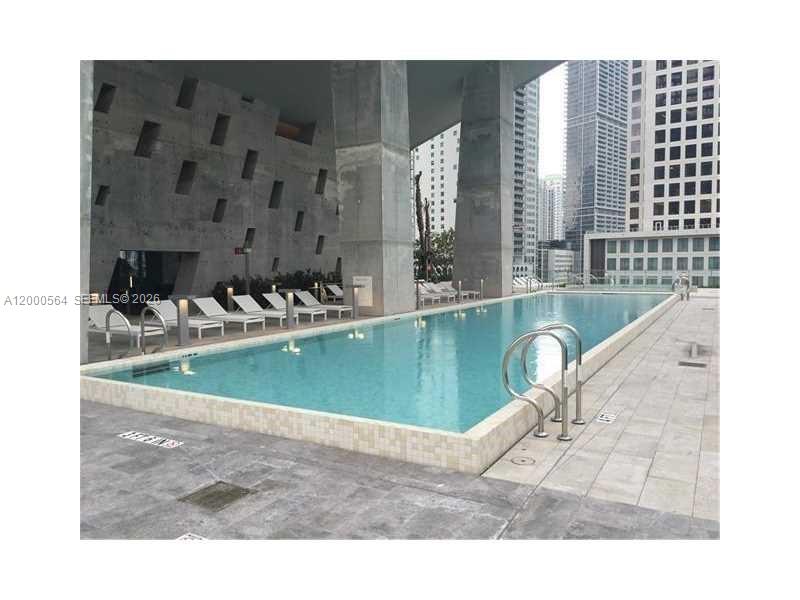 68 SE 6th St #2409, Miami FL 33131