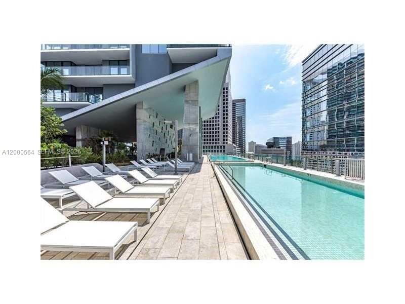 68 SE 6th St #2409, Miami FL 33131