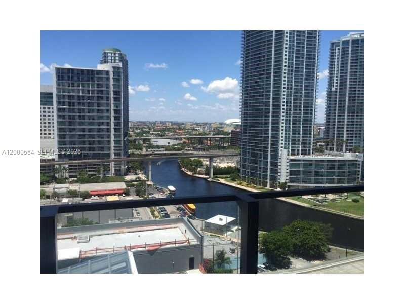 68 SE 6th St #2409, Miami FL 33131