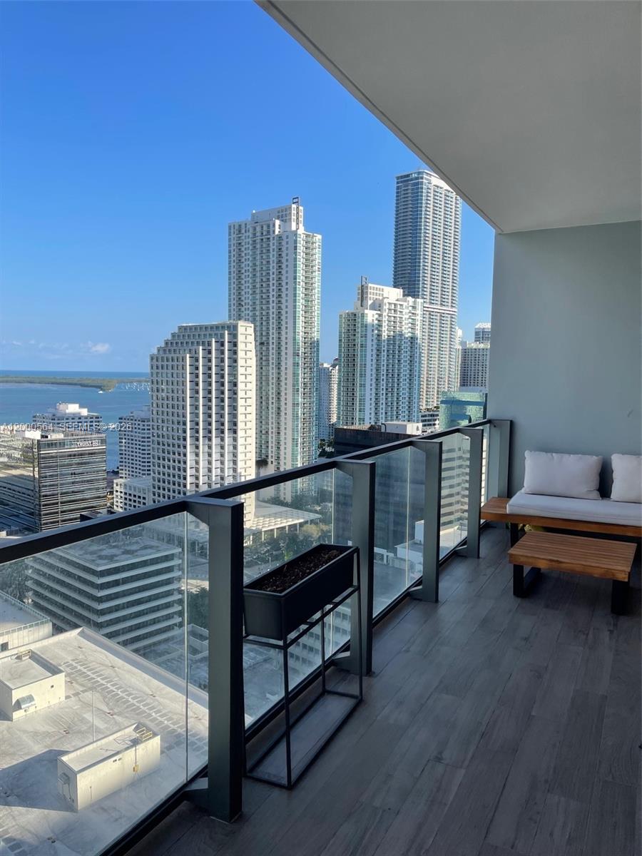 68 SE 6th St #2409, Miami FL 33131