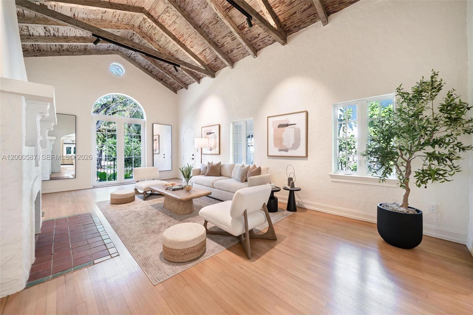 909 Roderigo Ave, Coral Gables FL 33134