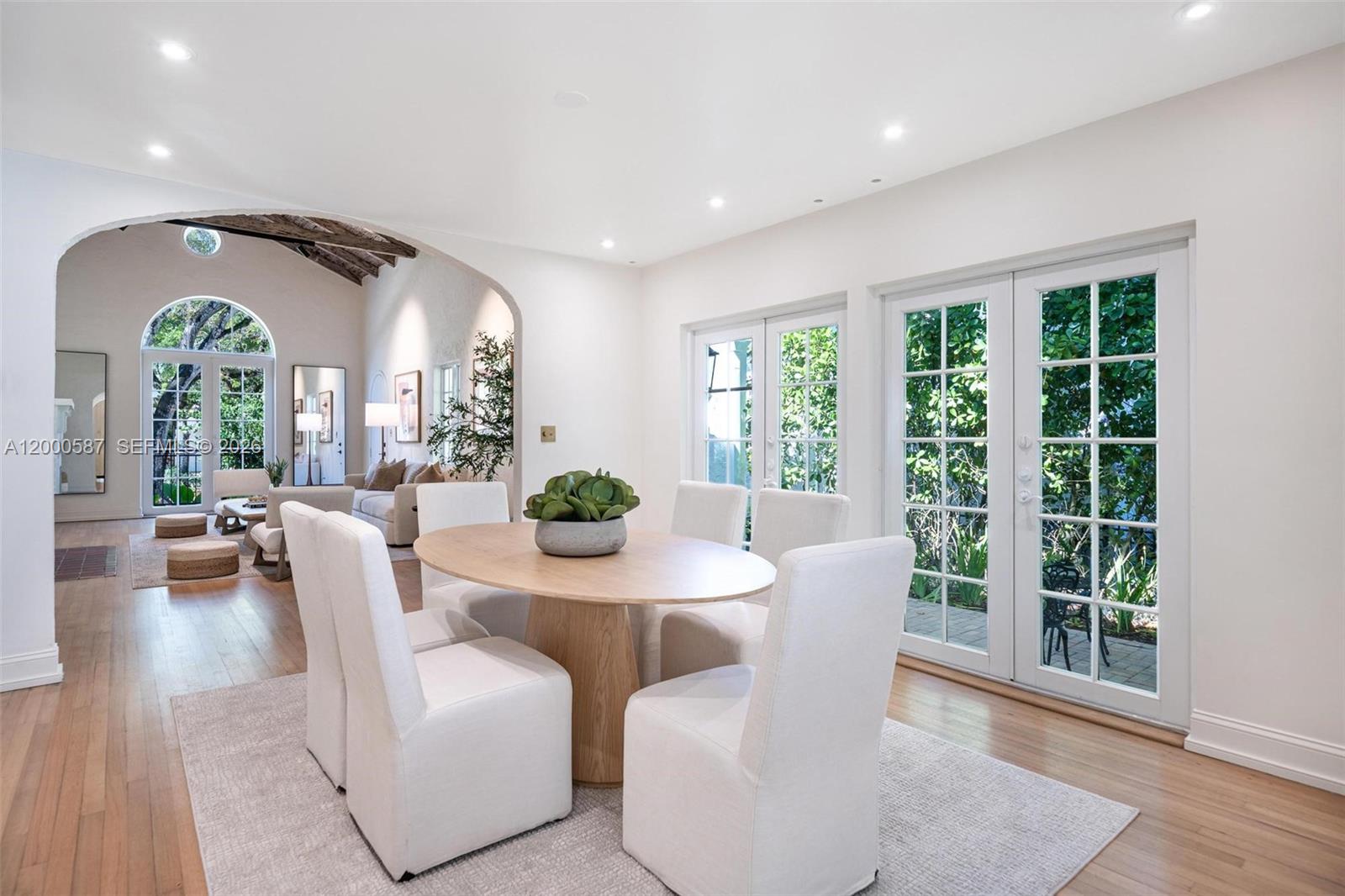909 Roderigo Ave, Coral Gables FL 33134