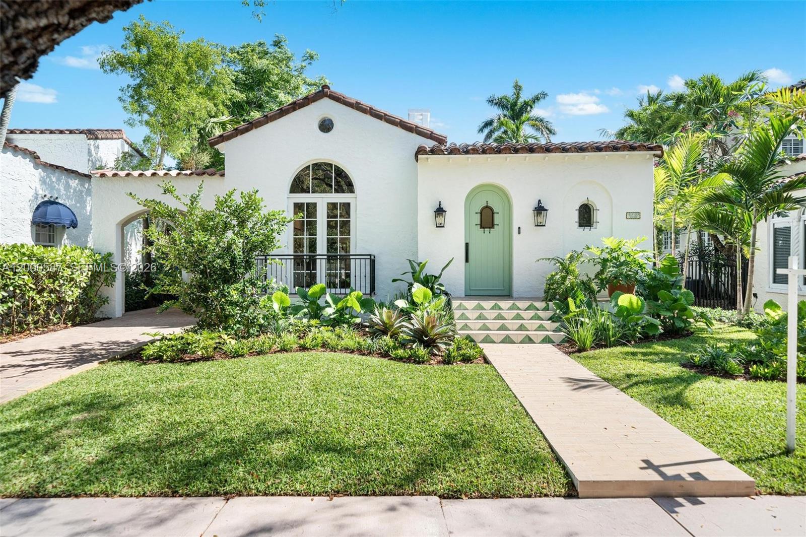 909 Roderigo Ave, Coral Gables FL 33134