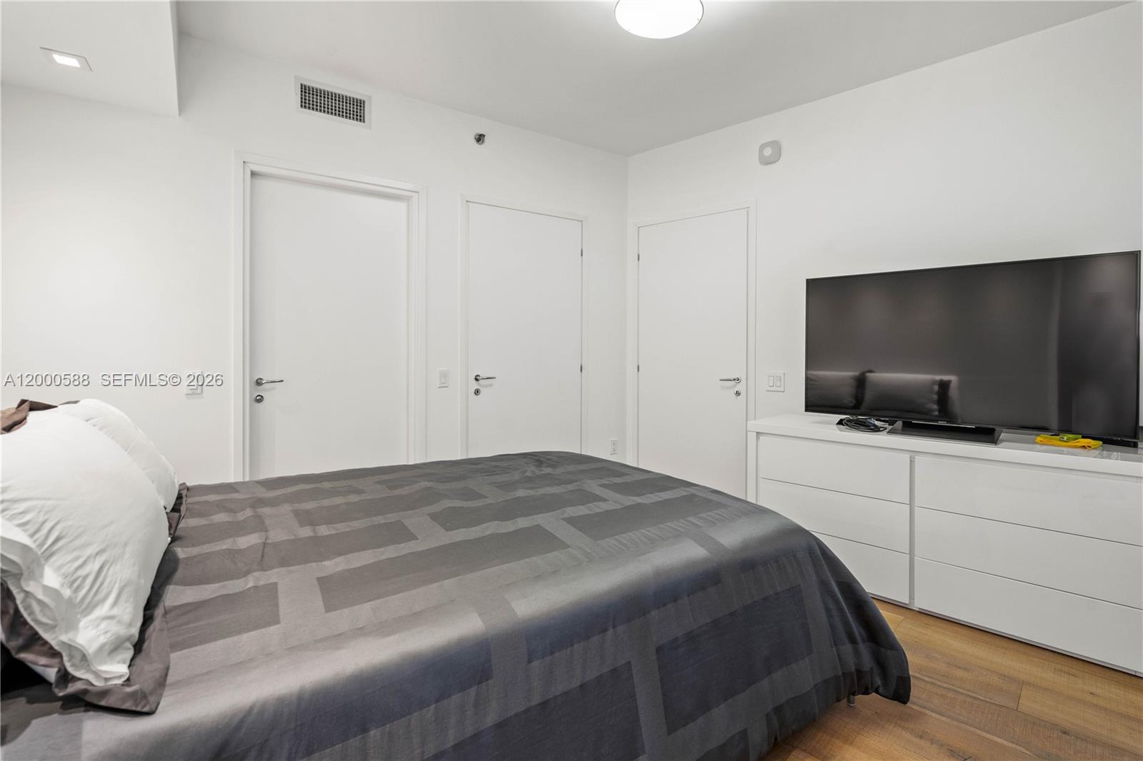 450 Alton Rd #806, Miami Beach FL 33139