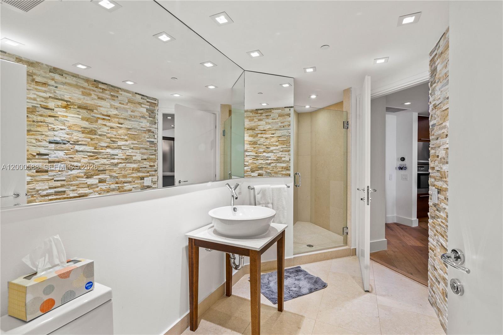 450 Alton Rd #806, Miami Beach FL 33139