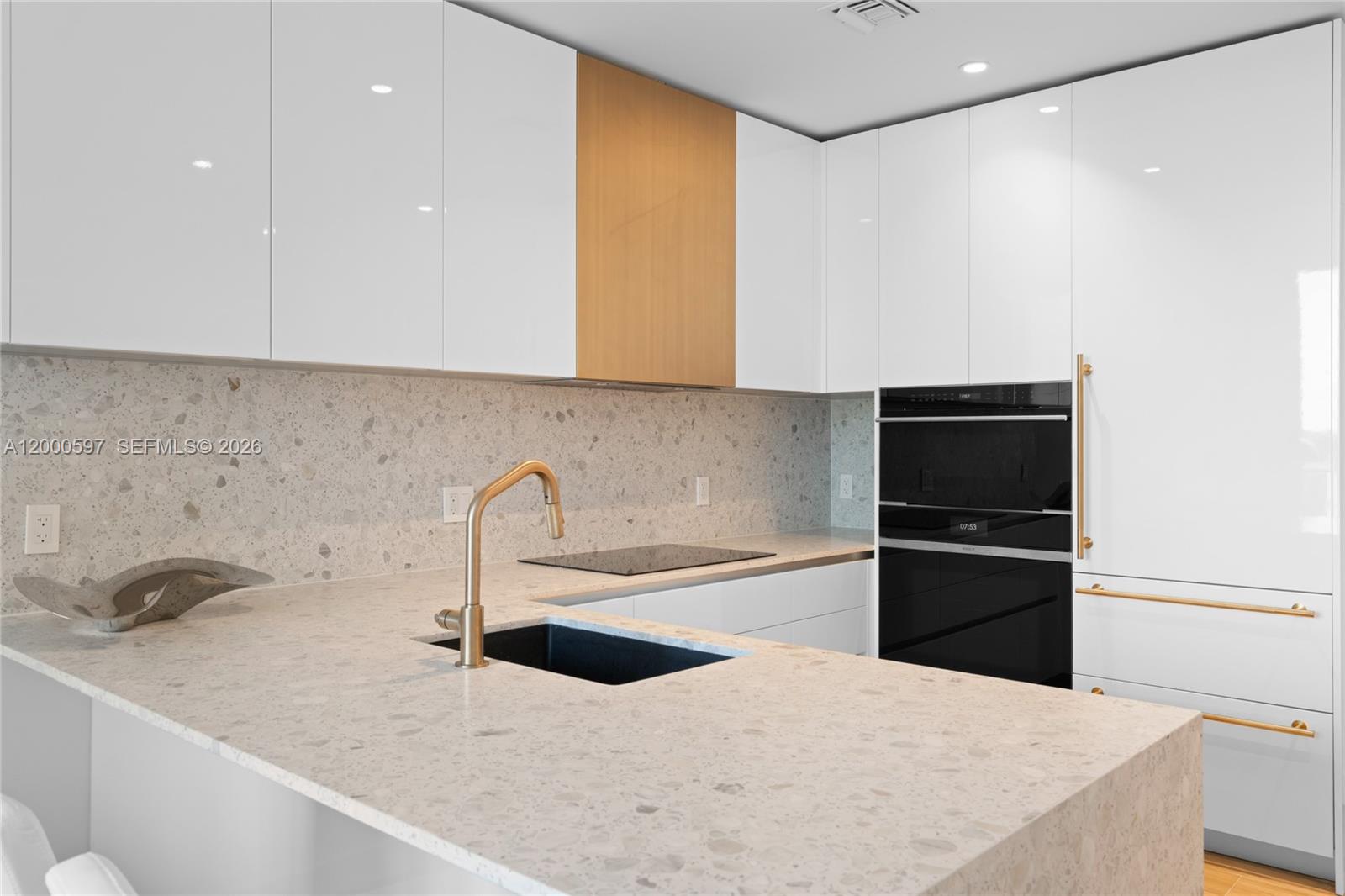 2678 Tigertail Ave #615, Miami FL 33133