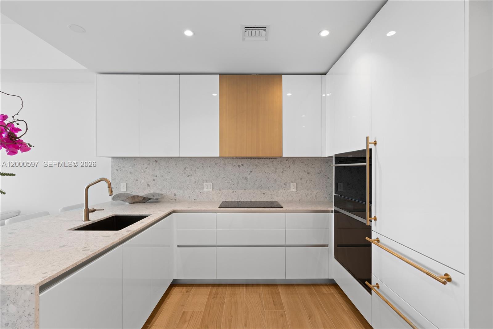 2678 Tigertail Ave #615, Miami FL 33133