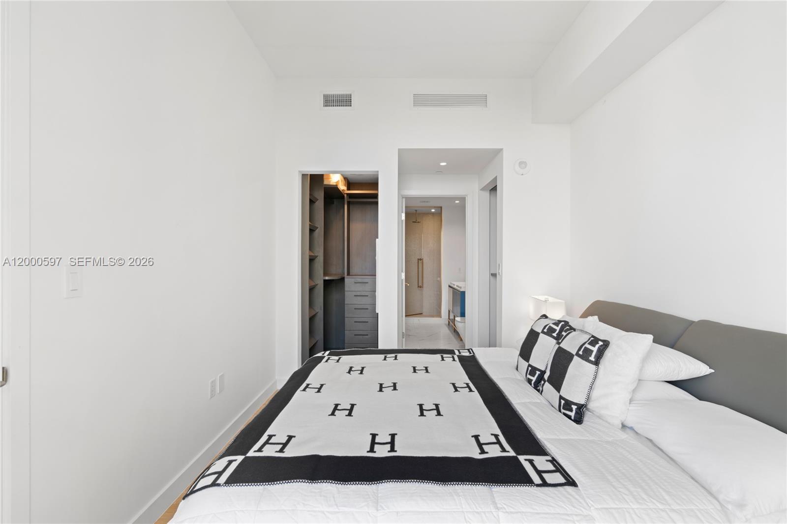 2678 Tigertail Ave #615, Miami FL 33133