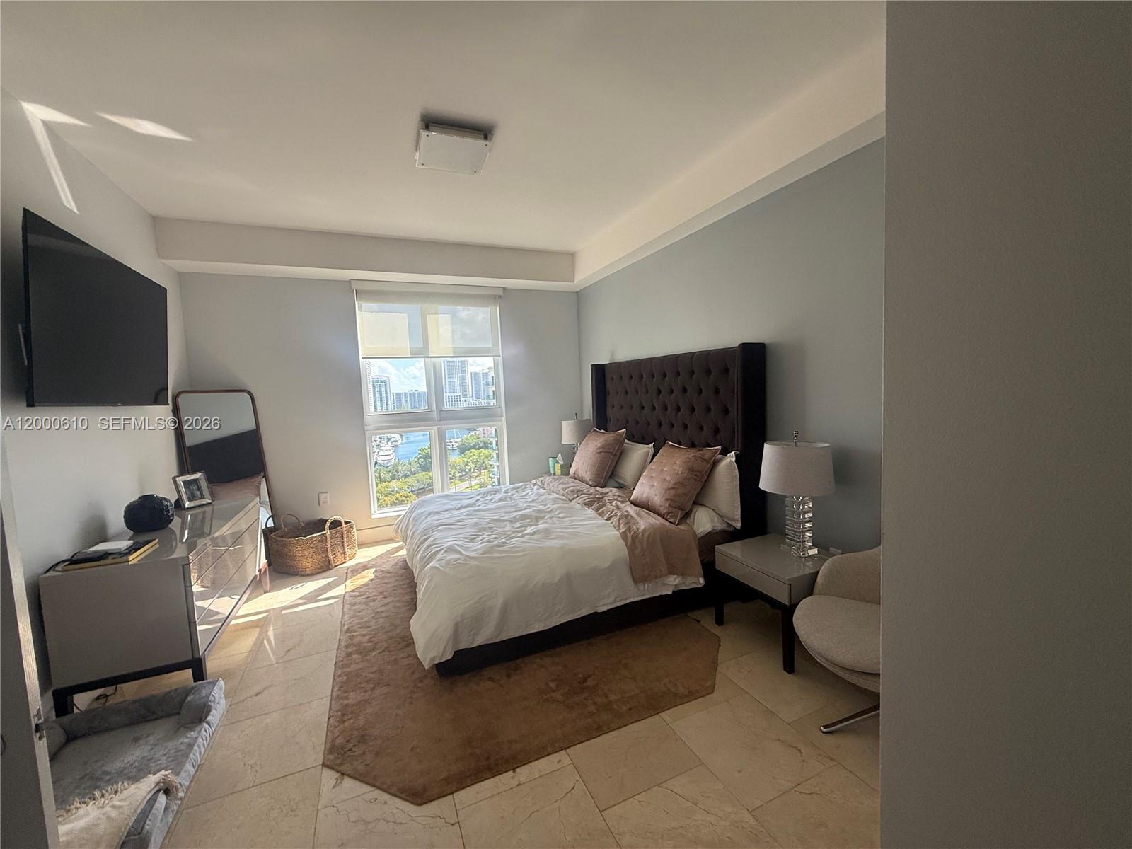 20000 E Country Club Dr #PH09, Aventura FL 33180