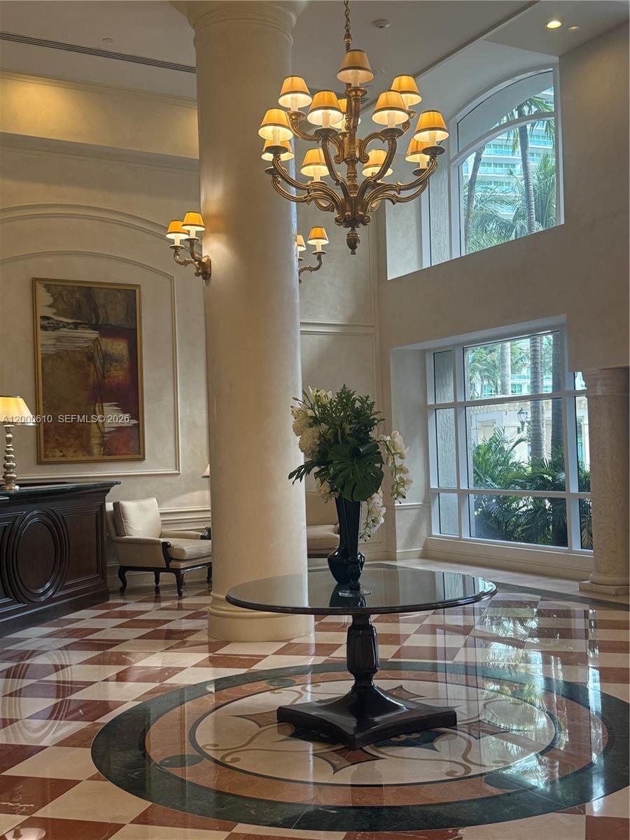 20000 E Country Club Dr #PH09, Aventura FL 33180