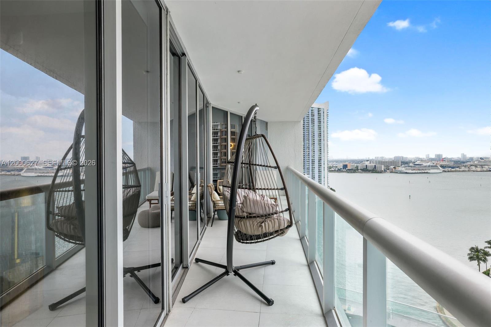 465 Brickell Ave #1805, Miami FL 33131
