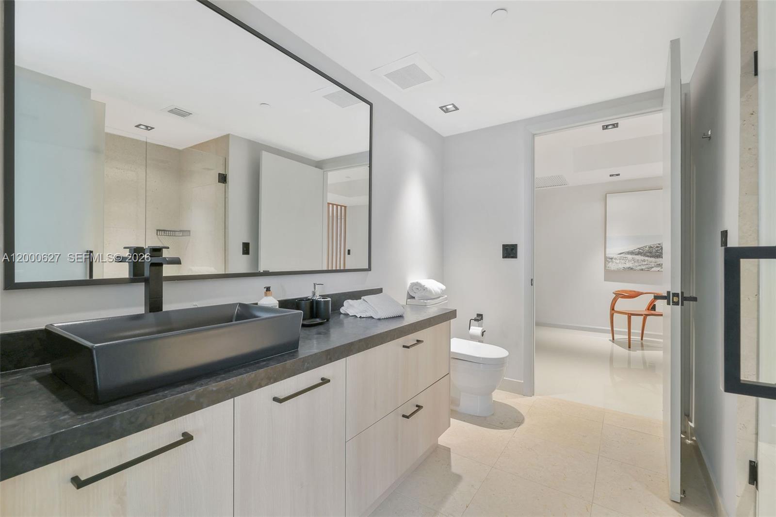 465 Brickell Ave #1805, Miami FL 33131