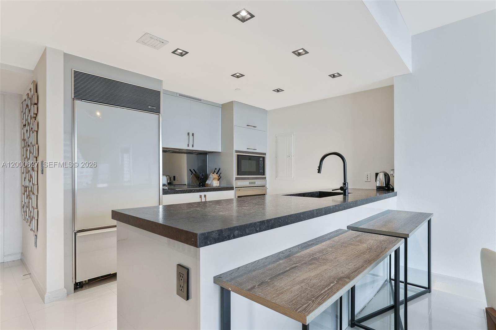 465 Brickell Ave #1805, Miami FL 33131