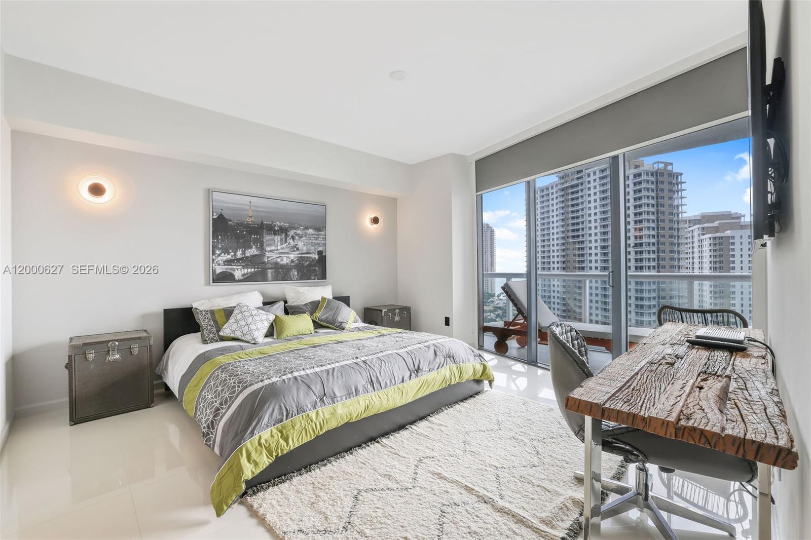 465 Brickell Ave #1805, Miami FL 33131