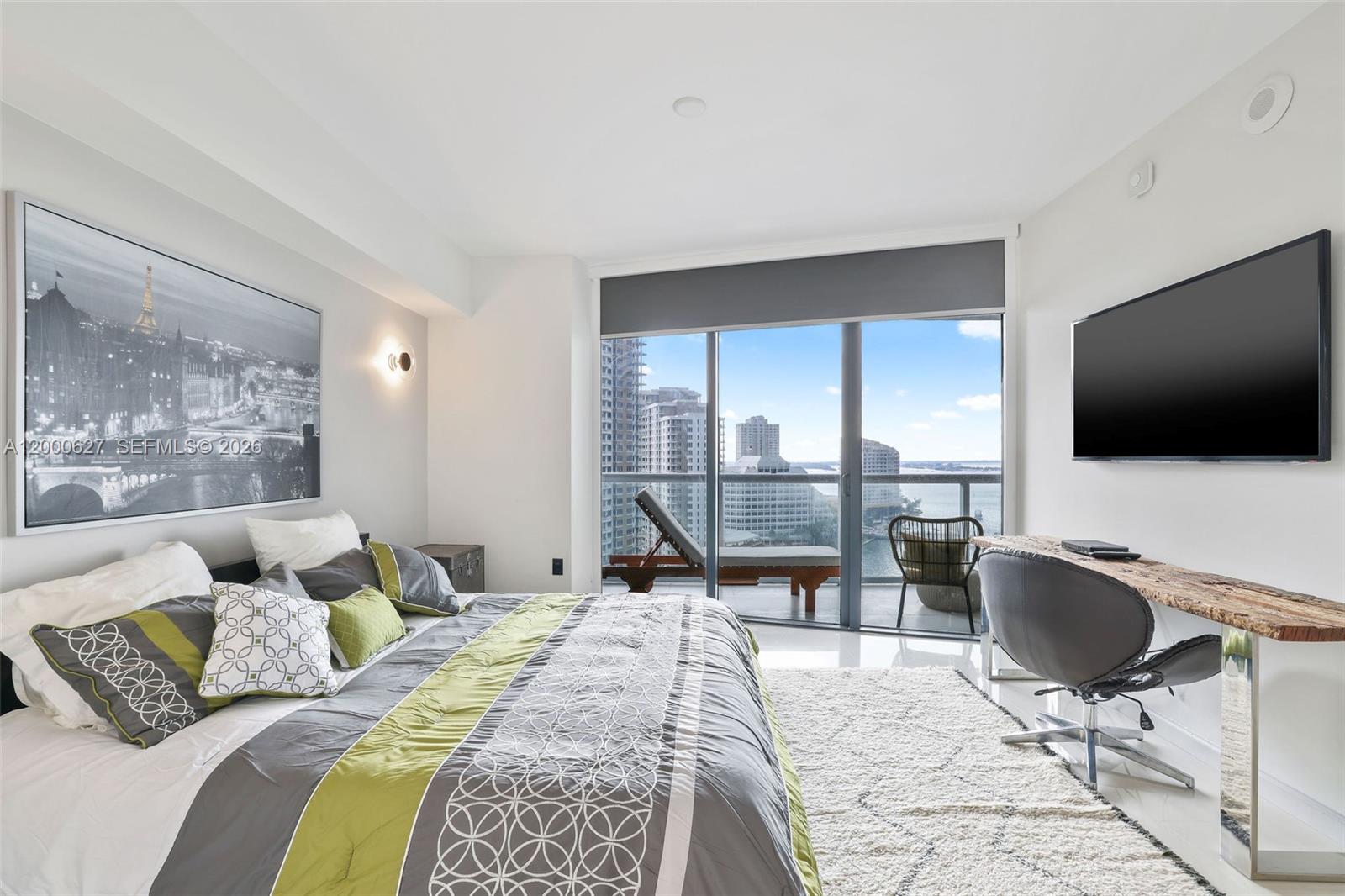 465 Brickell Ave #1805, Miami FL 33131