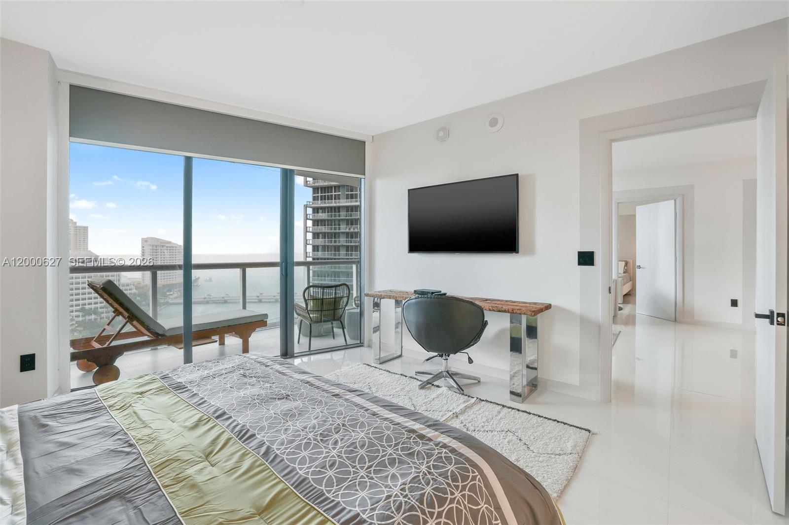 465 Brickell Ave #1805, Miami FL 33131