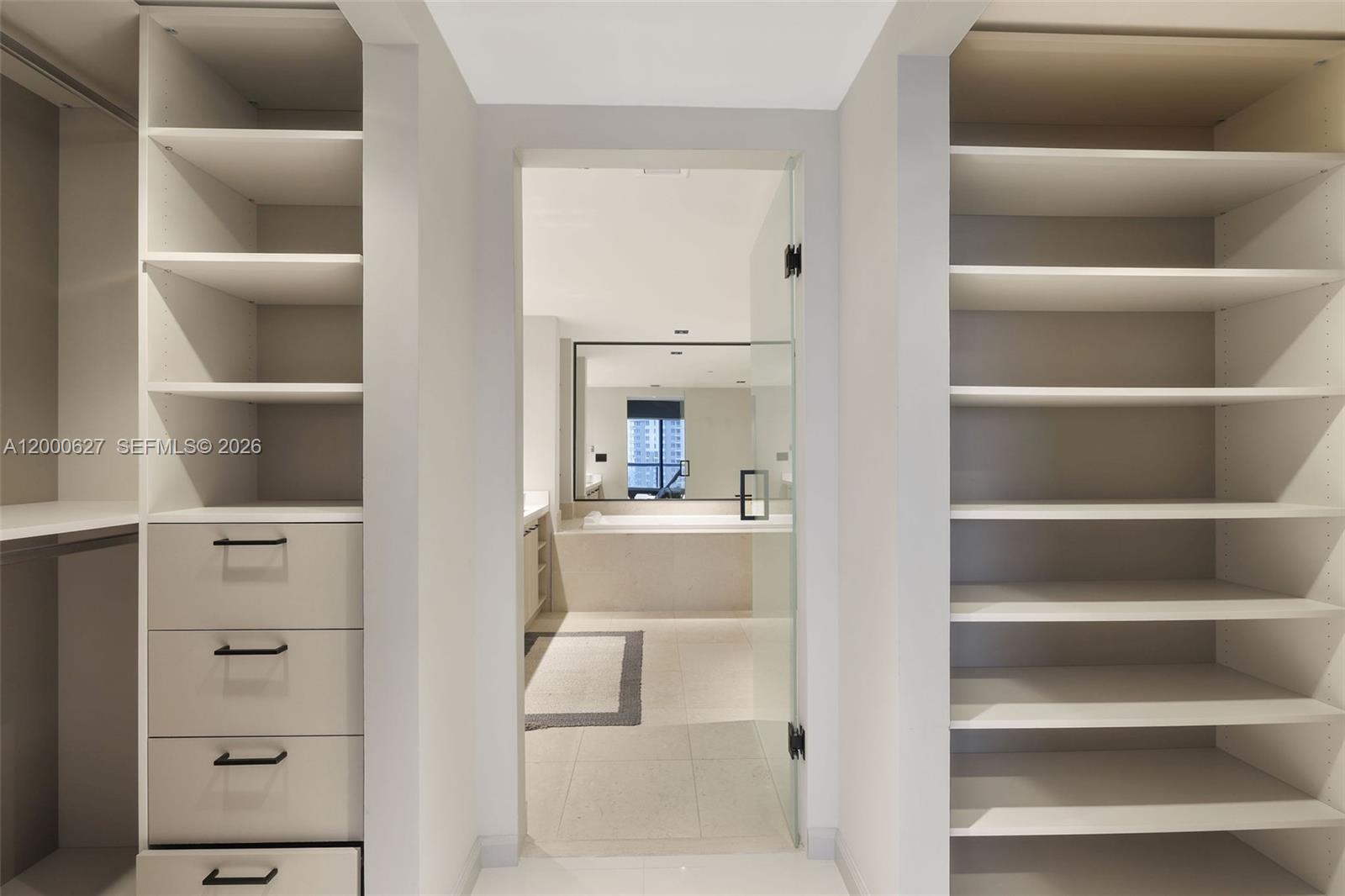 465 Brickell Ave #1805, Miami FL 33131