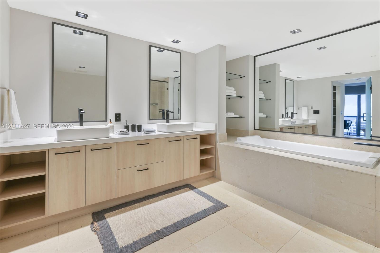 465 Brickell Ave #1805, Miami FL 33131
