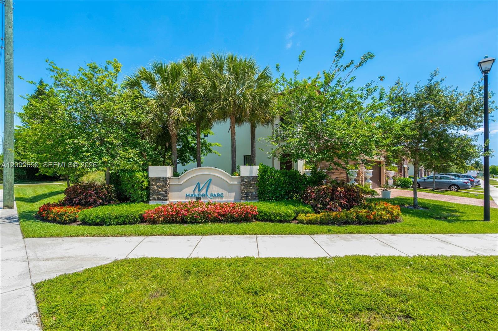 5113 NW 52nd St, Tamarac FL 33319