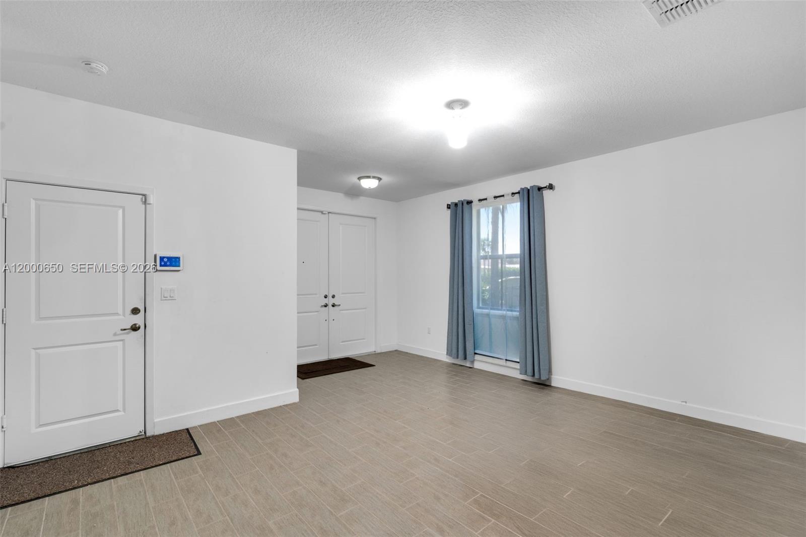 5113 NW 52nd St, Tamarac FL 33319