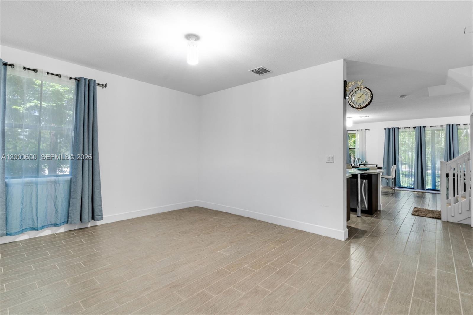 5113 NW 52nd St, Tamarac FL 33319