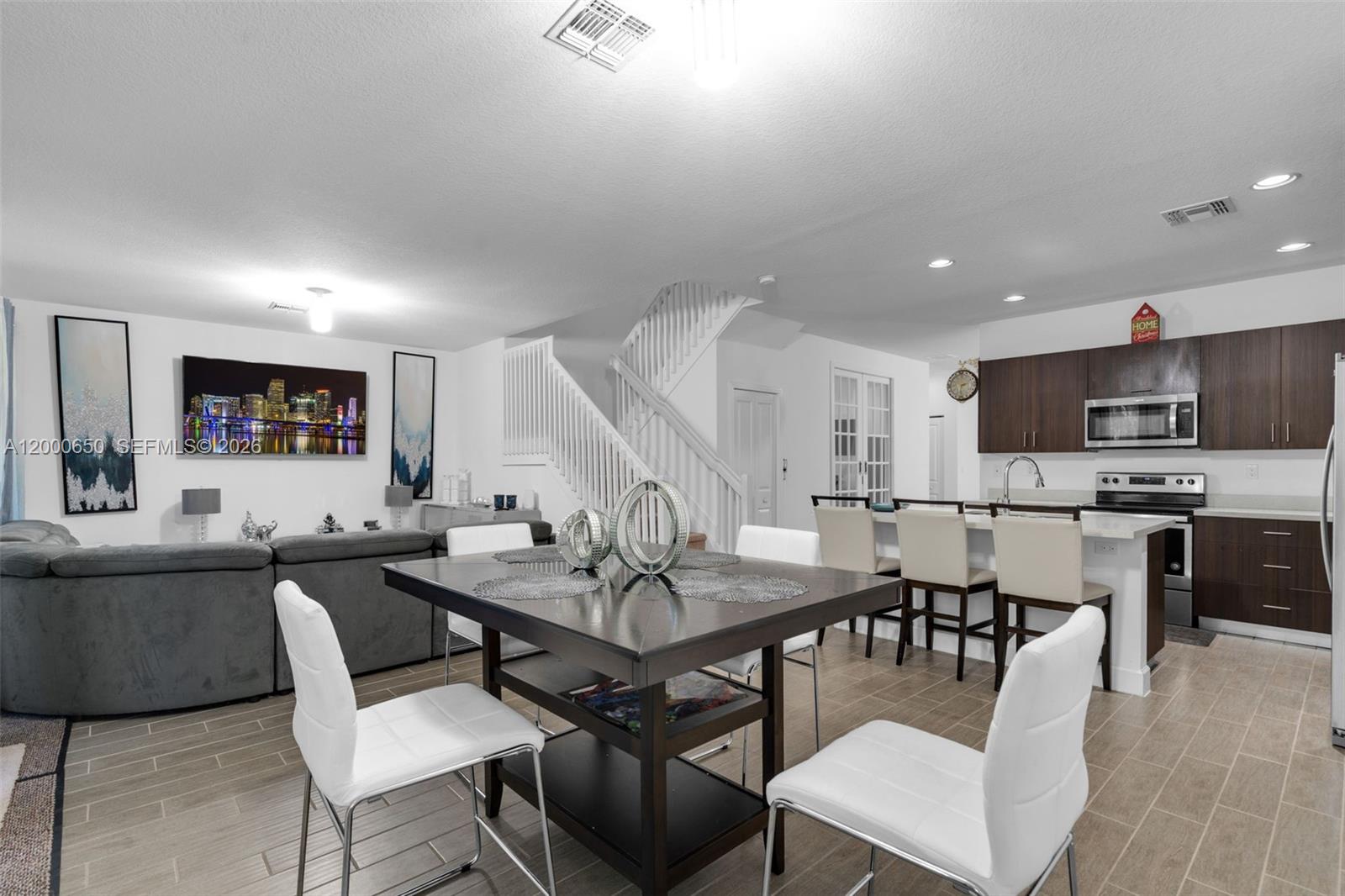 5113 NW 52nd St, Tamarac FL 33319