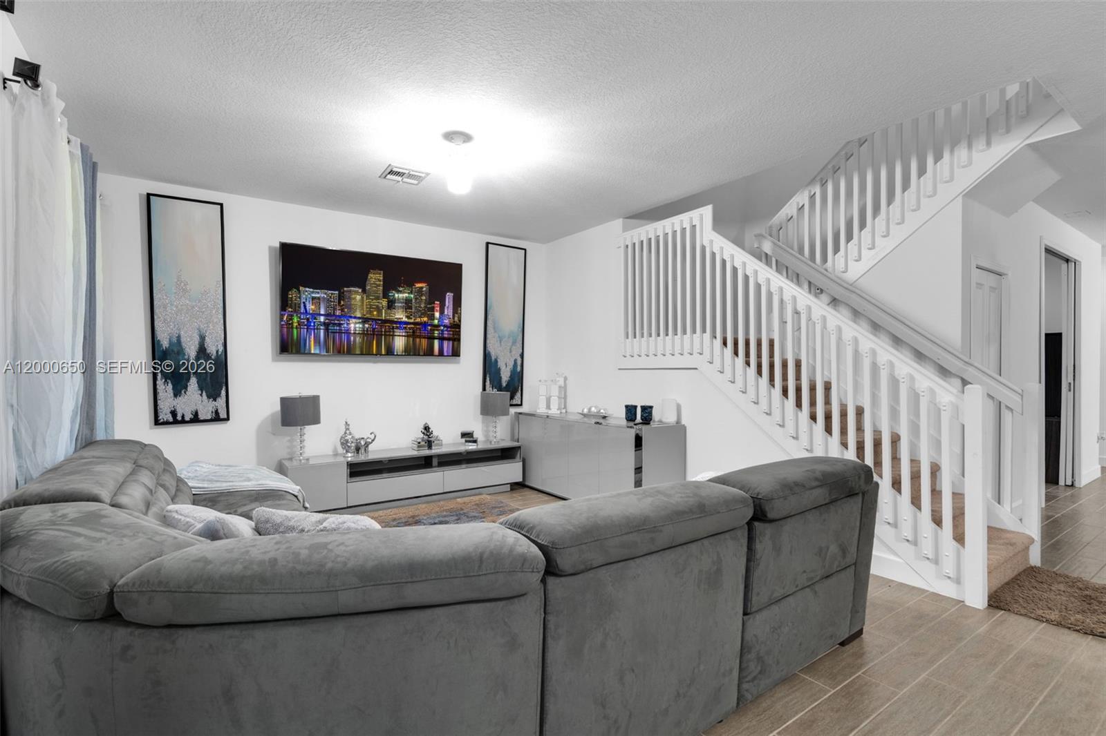 5113 NW 52nd St, Tamarac FL 33319