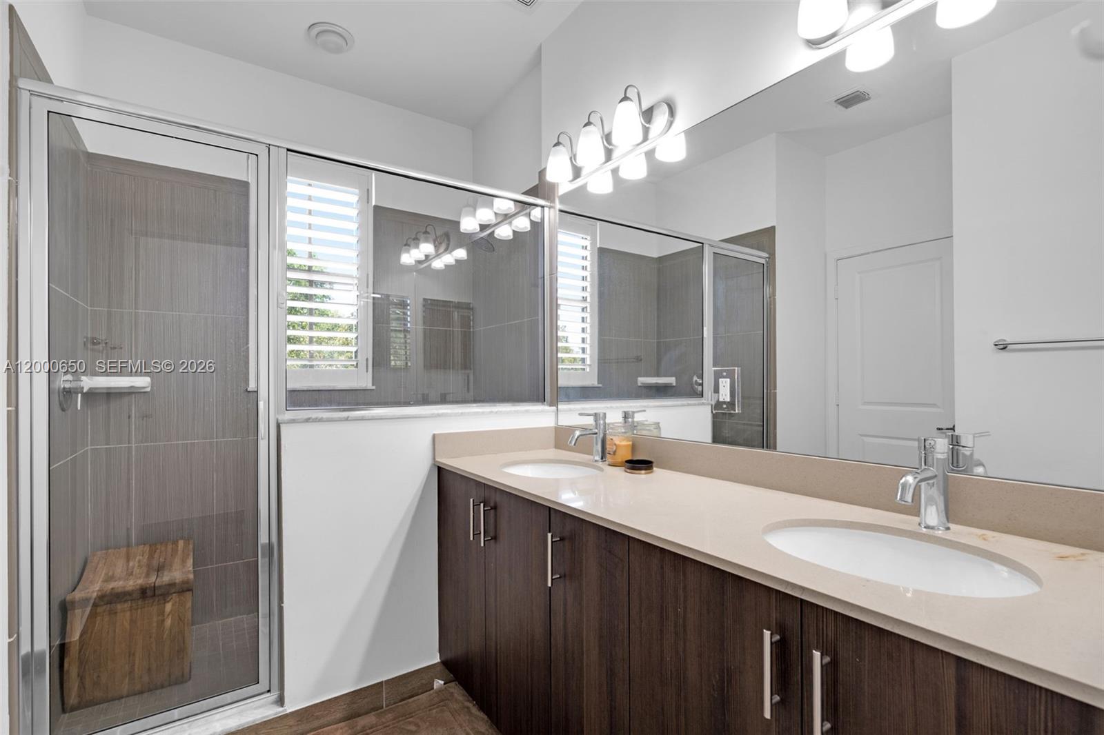 5113 NW 52nd St, Tamarac FL 33319