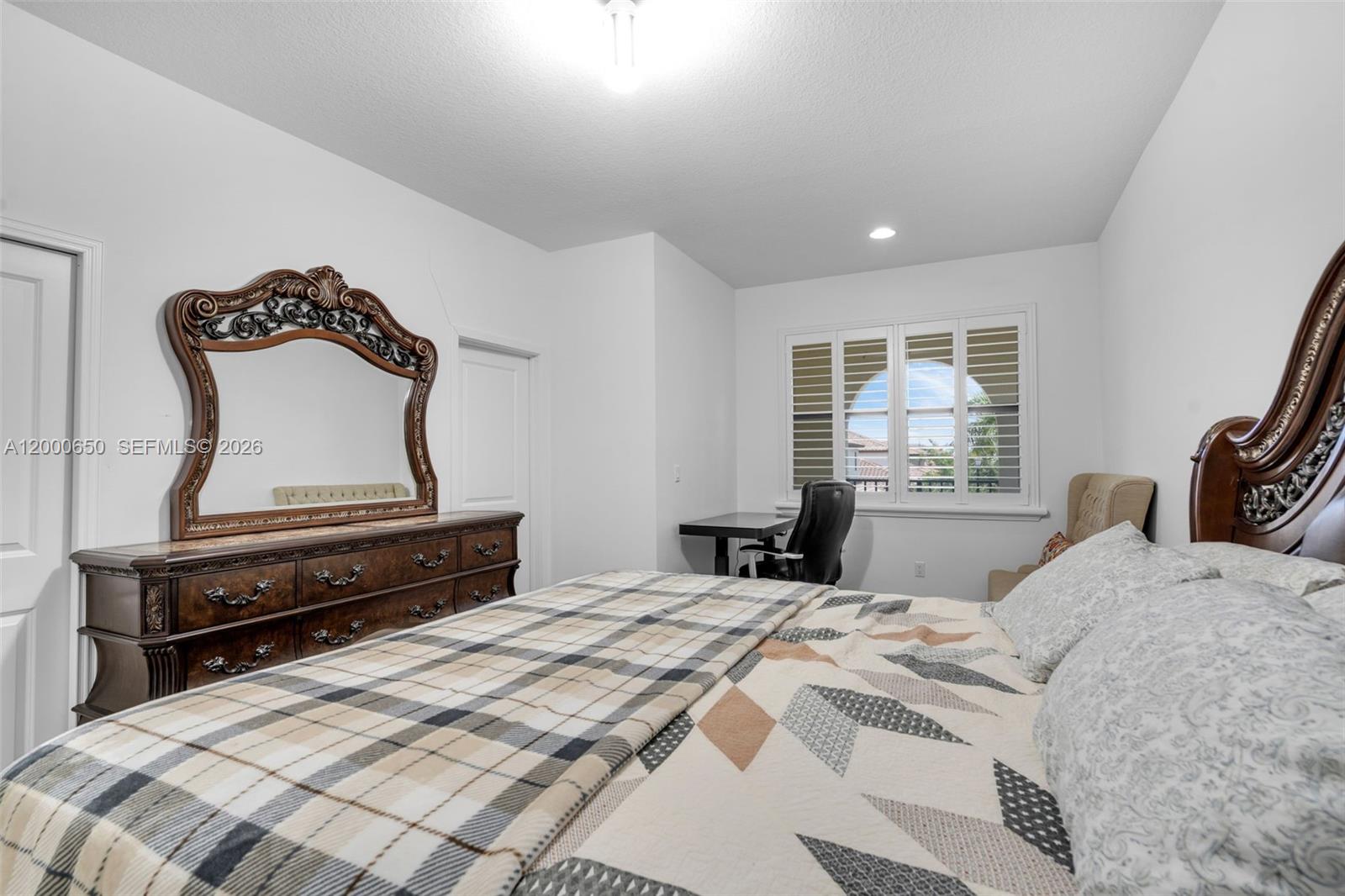 5113 NW 52nd St, Tamarac FL 33319