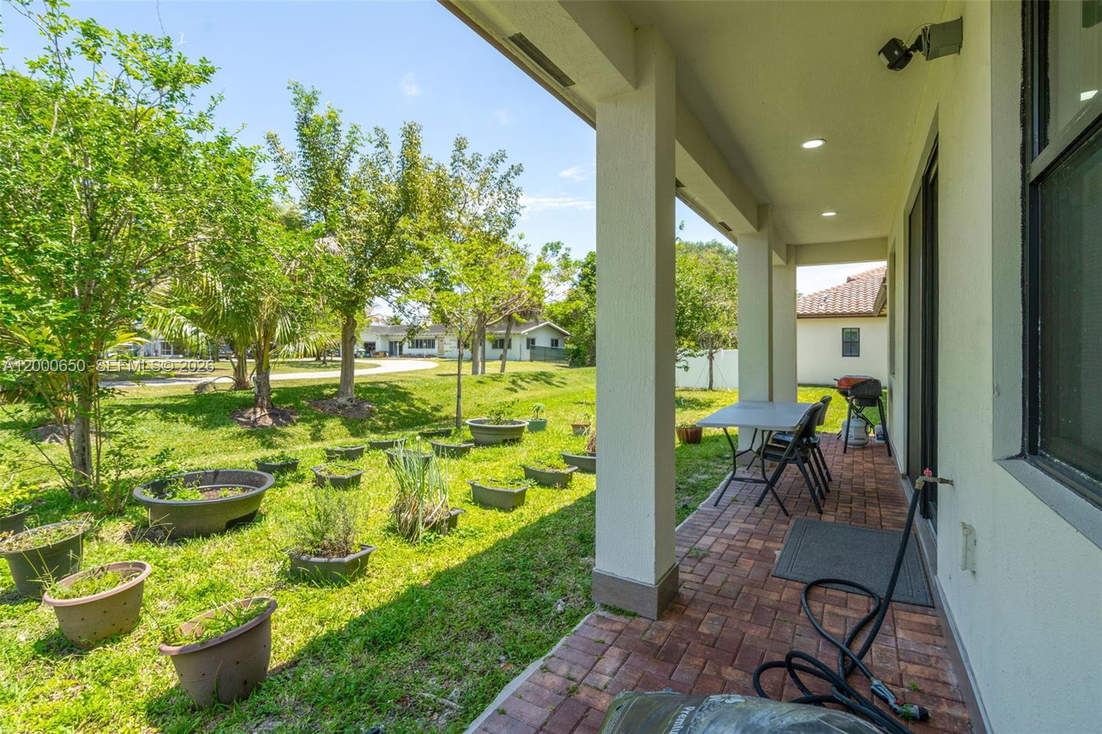 5113 NW 52nd St, Tamarac FL 33319