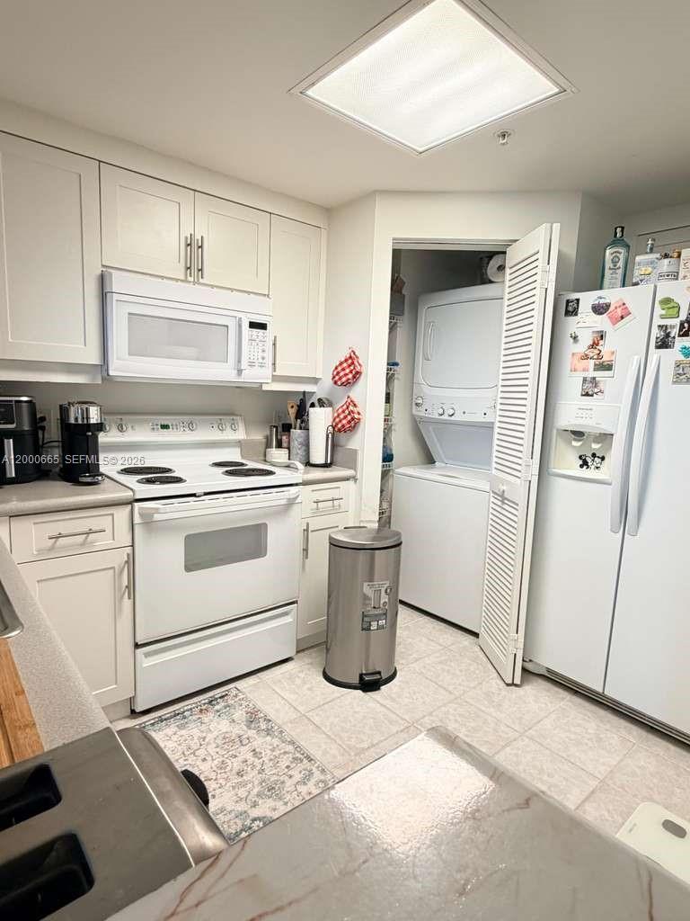 701 Brickell Key Blvd #1501, Miami FL 33131