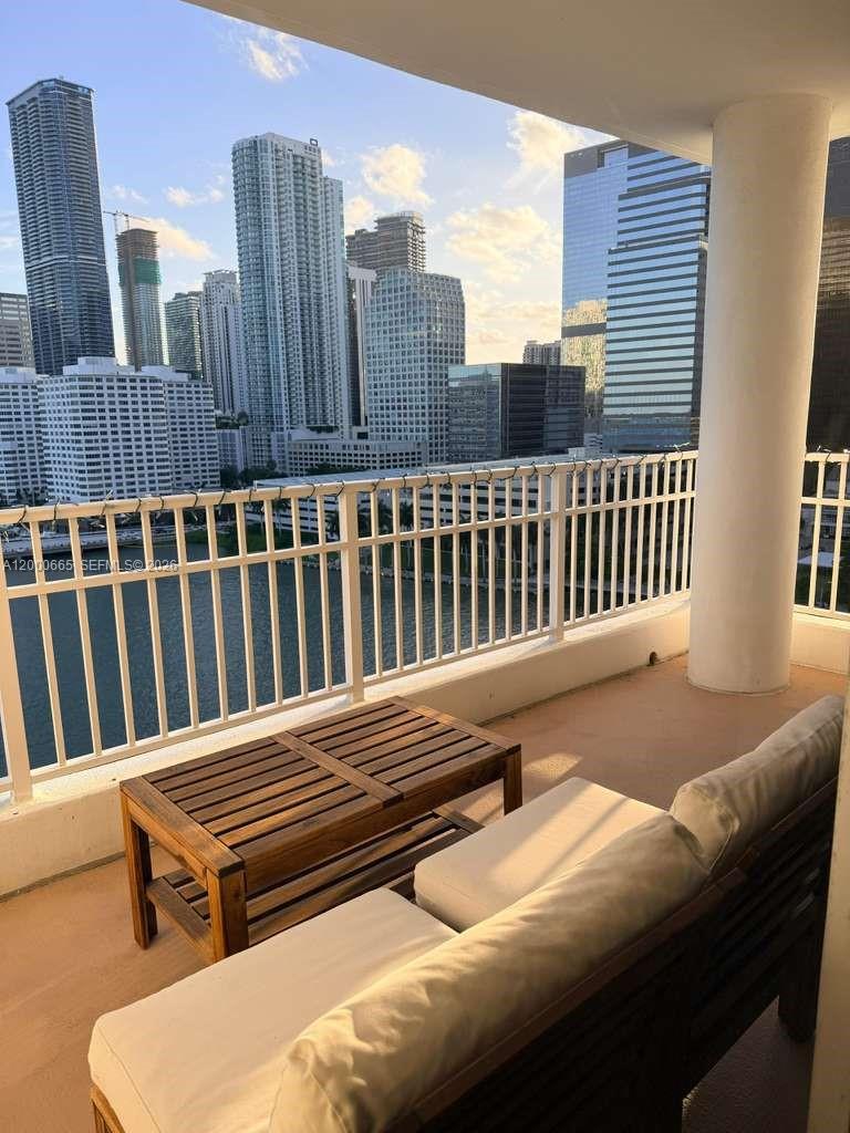 701 Brickell Key Blvd #1501, Miami FL 33131
