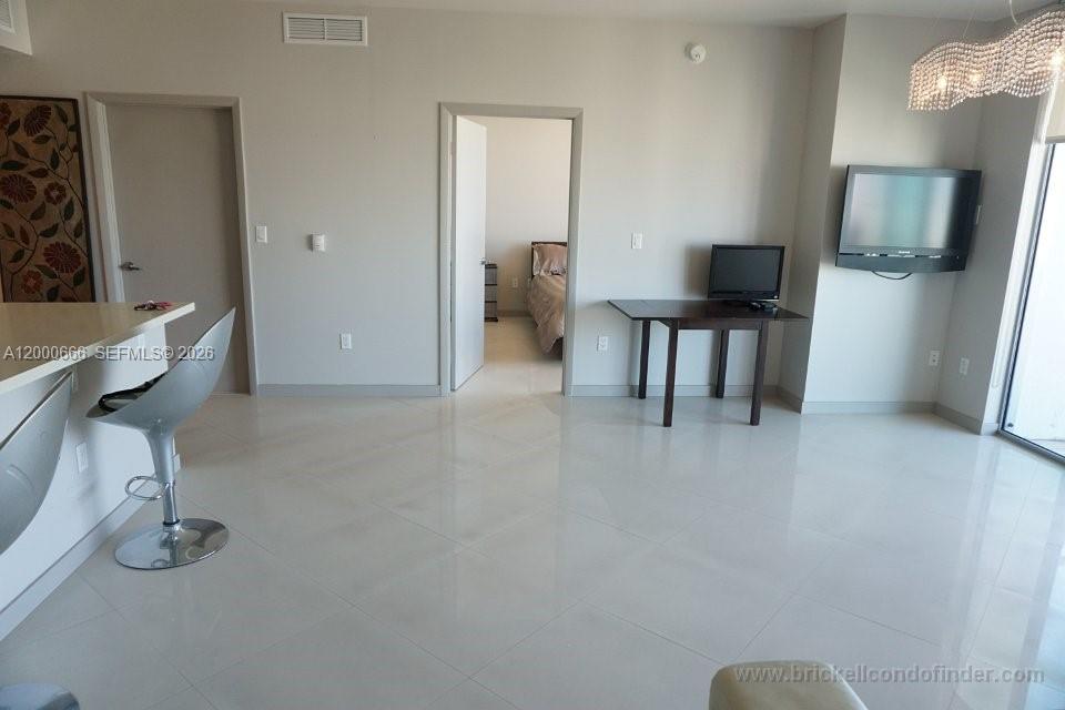 90 SW 3rd St #3505, Miami FL 33130
